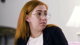 ���ੋਹਣੀ ਅਤੇ ਉਸ ਦੀ ਵੱਡੀ ਛਾਤੀ ਵਾਲੀ ਸਾਥੀ ਵਿਚ ਅਪਰਾਧ ਦੀ ਯੋਜਨਾ ਬਣਾ ਰਹੇ ਹਨ ਤੇ ਆਪਣੇ ਅੱਗੇ ਵੱਡੇ ਟੀਚੇ ਦਾ.ਅਚਾਨਕ,ਉਸ ਦੇ ਪ੍ਰੋਬੇਸ਼ਨ ਅਫਸਰ ਆਉਣ ਅਤੇ ਪੜਤਾਲ ਉਸ ਦੇ ਸਾਥੀ.ਉਹ ਐਕਟ ਵਰਗੇ ਇੱਕ ਜੋੜੇ ਨੂੰ ਹੈ ਅਤੇ ਇਸ ਨੂੰ ਸਾਬਤ ਕਰਨ ਲਈ ਅਧਿਕਾਰੀ.ਉਹ ਸ਼ੁਰੂ ਚੁੰਮਣ ਅਤੇ ਚੱਟਦੇ ਹਰ ਇੱਕ ਹੋਰ ਚੂਤ.