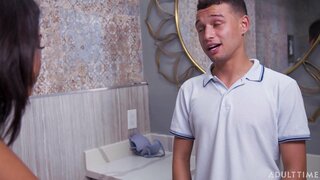 Dunaj Black Ujel Njen Kolega Wacking Off z Njo Mame Modrc!