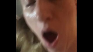 Anksti ryte, blowjob ir seksas su šviesiaplaukė siurprizas MIlF