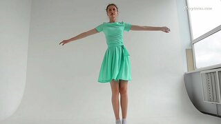 Super gimnastas lankstus ballerina babe Alla